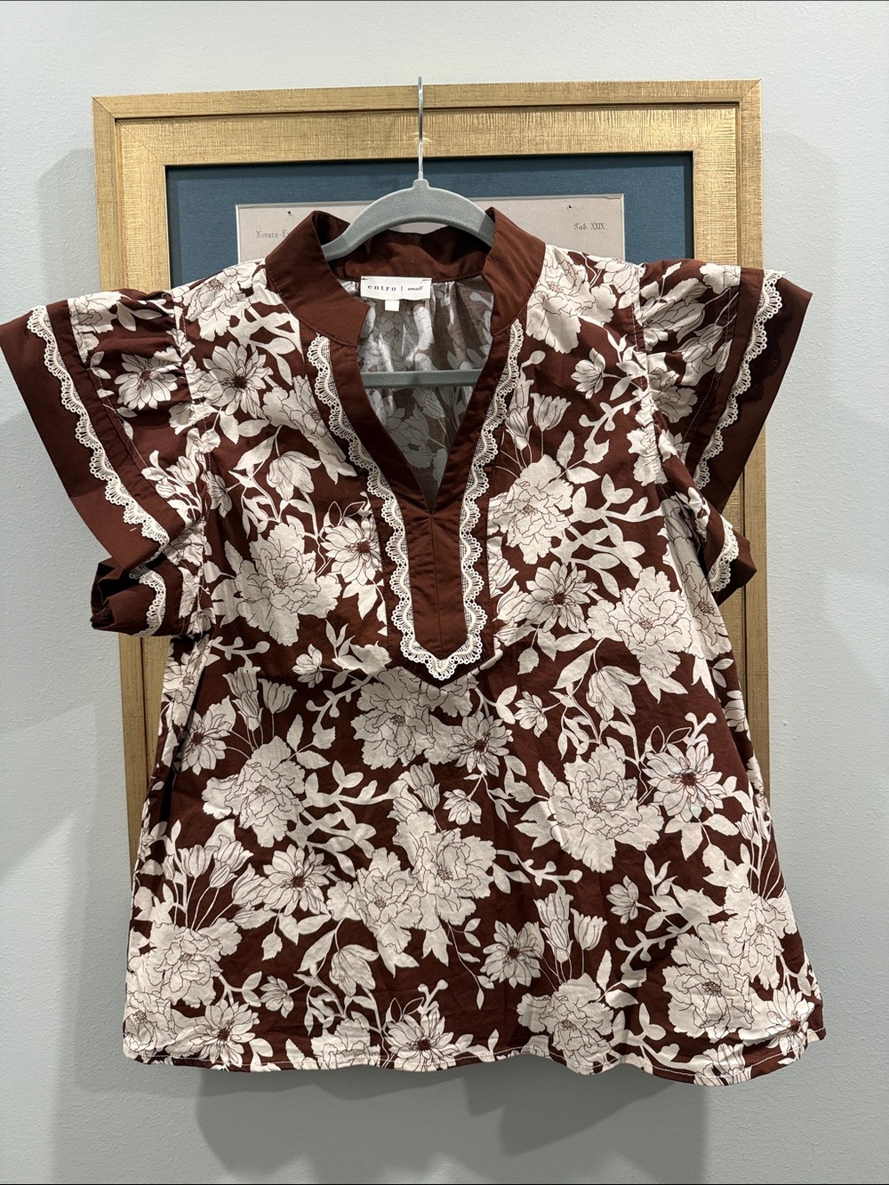 Women’s Entro Sz SM Brown & Cream Floral Tunic top - Embroidered V-Neck